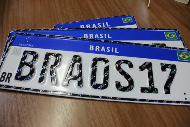 file-2469102